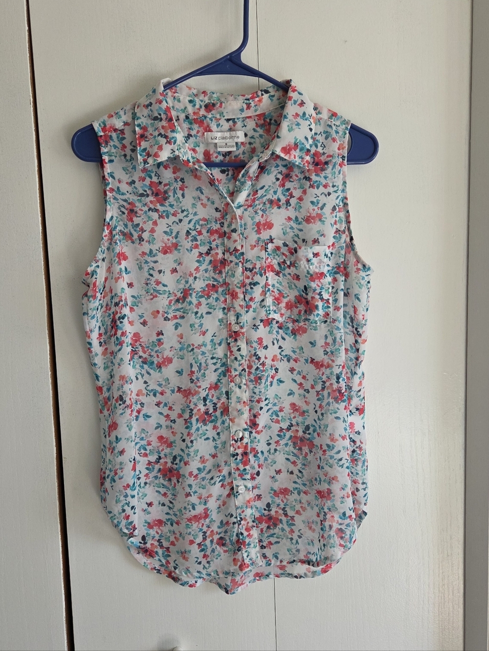 Liz Claiborne White Sleeveless Floral Button-Up Blouse